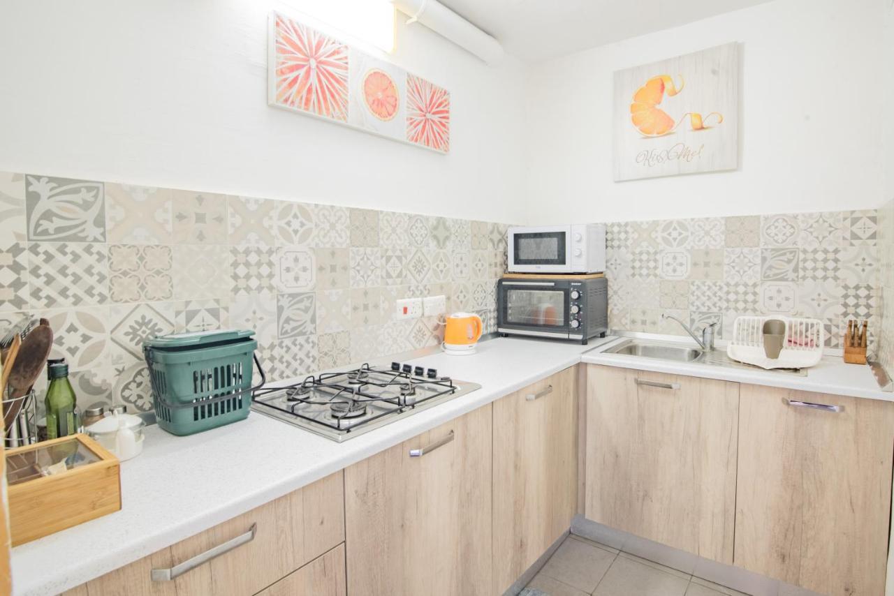 Central Villa Flatlet With Pool - Free Parking And Wifi Lija المظهر الخارجي الصورة