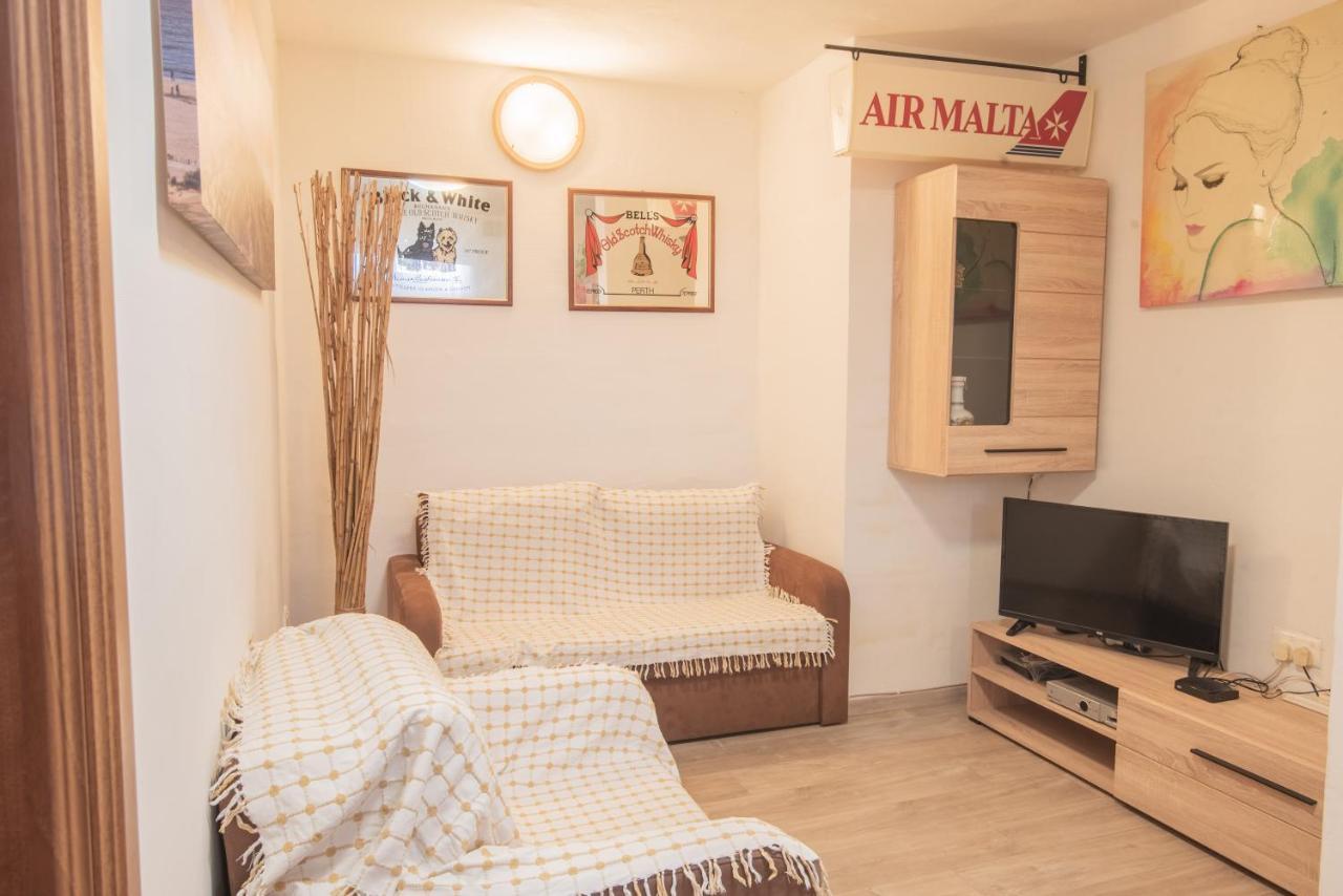 Central Villa Flatlet With Pool - Free Parking And Wifi Lija المظهر الخارجي الصورة