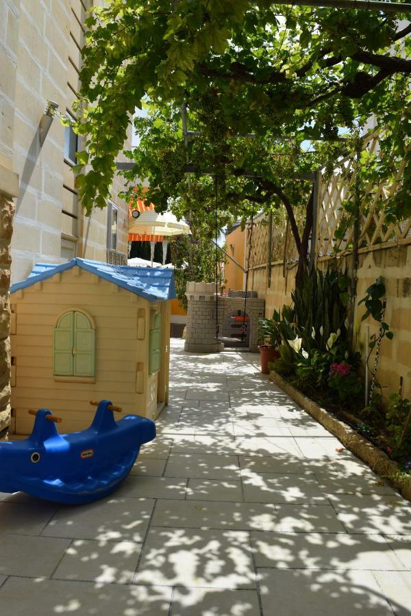 Central Villa Flatlet With Pool - Free Parking And Wifi Lija المظهر الخارجي الصورة